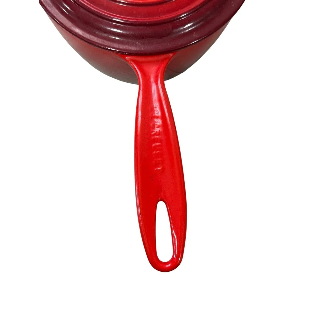 Le Creuset Signature Enameled Cast‎ Iron Saucepan 2 1/4 Qt Cerise Red W/Lid